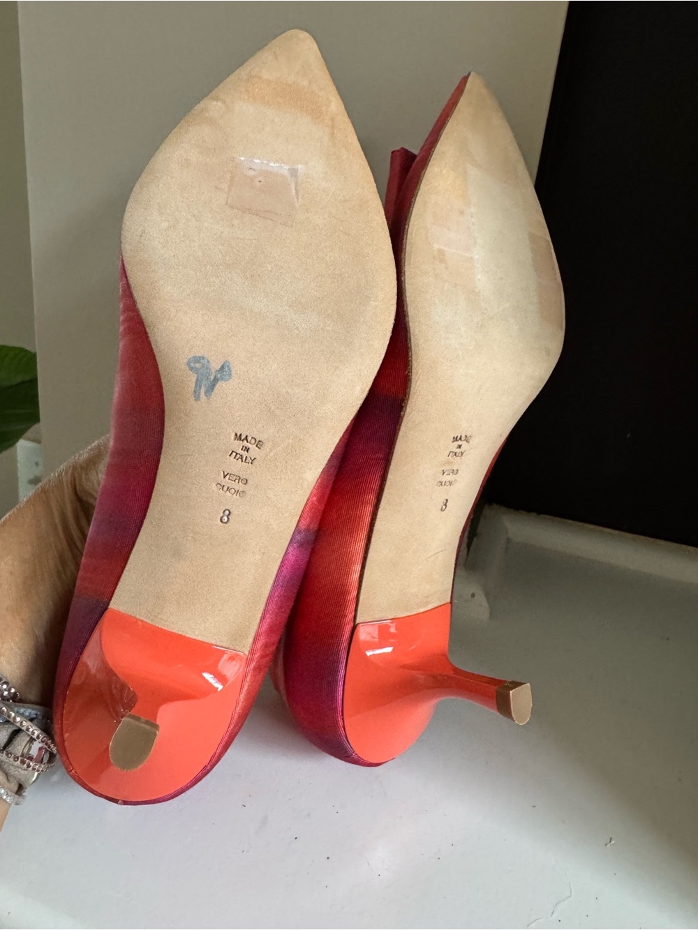 Vero Cuoio butter made in ItalyPink and Red Pointed-Toe Pumps - Picture 8 of 8